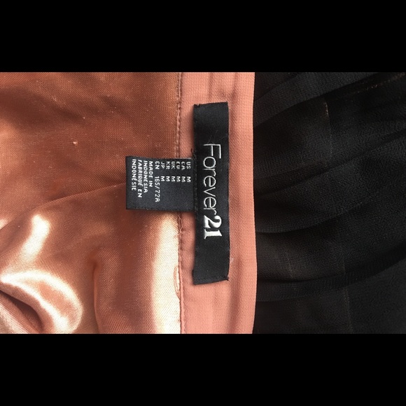 Two tone black and rose pleated knee length skirt - Picture 3 of 6